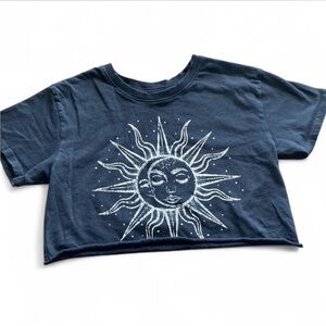 Art Class Black Sun Graphic Short Sleeve Crop Top